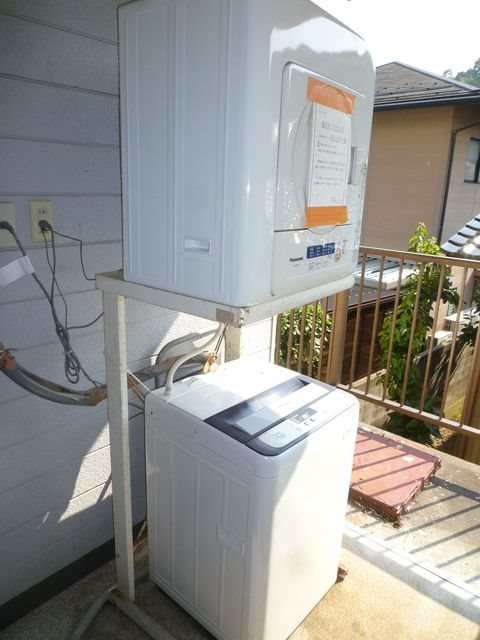 かもめハイツ 各階に無料の洗濯機、乾燥機あり